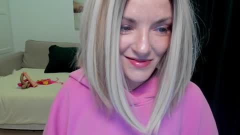 Snapshot of asteris_stella chatting on June 2026 07:04:02 PM Asteris online show from June 2026 07:04:02 PM