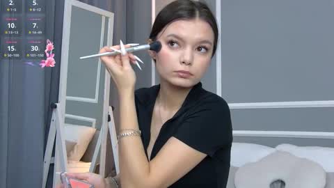 Aster Quinn online show from November 2025 03:45:01 PM