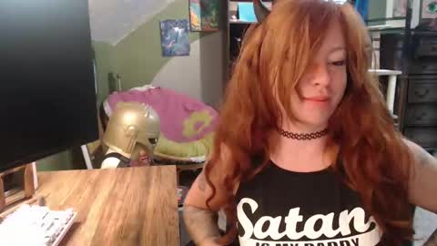 AstraeaSiren online show from October 2025 05:36:01 PM