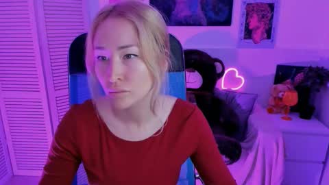 astramonroe online show from September 2025 04:56:01 AM