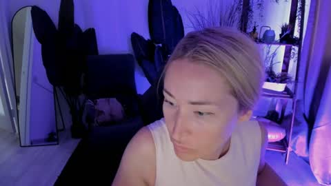 Snapshot of astramonroe chatting on July 2026 10:55:01 AM astramonroe online show from July 2026 10:55:01 AM