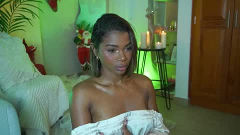 Astrea online show from December 2025 10:25:02 PM