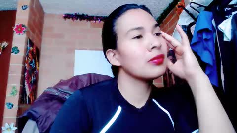 astrid_hauser66 online show from September 2025 06:08:02 PM