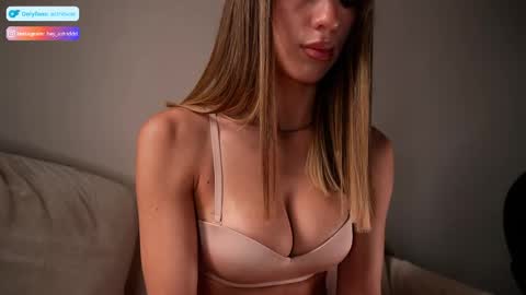 Snapshot of astridwet chatting on April 2026 01:28:01 PM Astrid online show from April 2026 01:28:01 PM