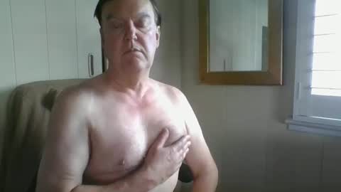 Snapshot of astute008 chatting on January 2026 09:16:02 PM astute008 online show from January 2026 09:16:02 PM