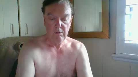 Snapshot of astute008 chatting on February 2026 08:18:01 PM astute008 online show from February 2026 08:18:01 PM