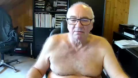 asusandy online show from January 2025 11:00:02 AM