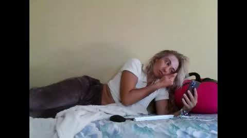 Snapshot of asyalu chatting on September 2025 08:49:01 AM AsyaLu online show from September 2025 08:49:01 AM