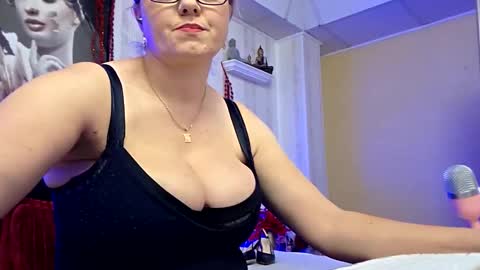 Snapshot of atanasiaxxx chatting on December 2025 02:22:02 PM Atanasia online show from December 2025 02:22:02 PM