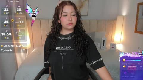 Snapshot of atena_cuteee chatting on January 2025 05:18:02 AM sofia online show from January 2025 05:18:02 AM