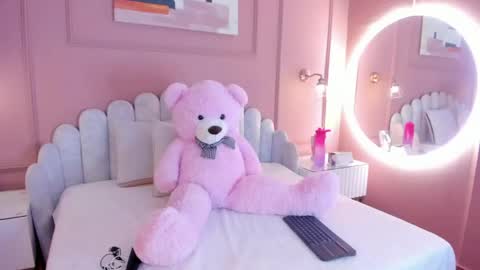 Snapshot of atenea_cute21 chatting on April 2026 02:56:01 AM Athenea online show from April 2026 02:56:01 AM