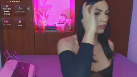 Snapshot of atenea_fit chatting on July 2026 06:18:01 AM atenea_fit online show from July 2026 06:18:01 AM