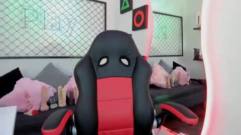 Snapshot of atenea_klett_ chatting on February 2025 01:19:01 PM ATENEA online show from February 2025 01:19:01 PM