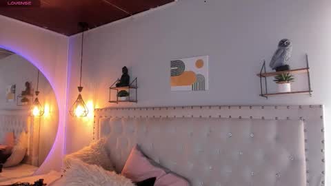 Snapshot of atenea_klett_ chatting on November 2025 01:44:02 PM ATENEA online show from November 2025 01:44:02 PM