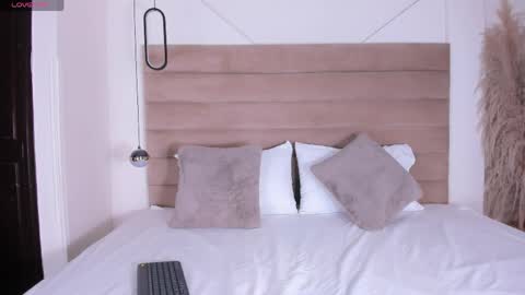 ateneasweety online show from April 2026 02:09:02 PM