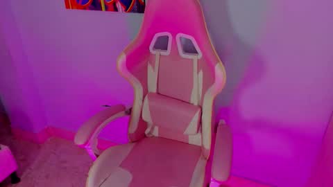 athenea__fox online show from October 2025 11:30:01 AM