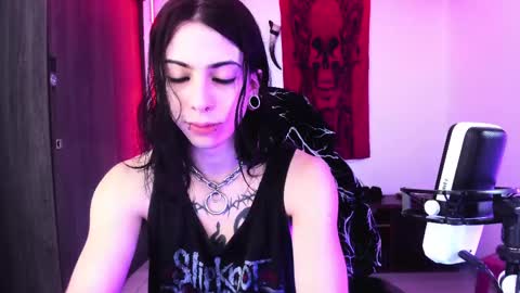 Snapshot of atheneoo_ chatting on April 2026 04:18:01 AM athenauwu online show from April 2026 04:18:01 AM