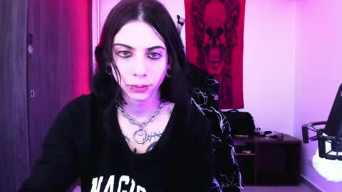 Snapshot of atheneoo_ chatting on April 2026 08:17:01 AM athenauwu online show from April 2026 08:17:01 AM