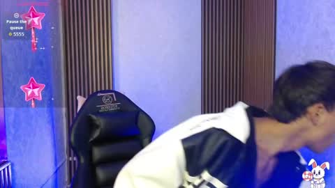 Atlas tay online show from April 2026 12:41:01 AM