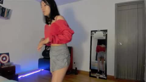 Carolina online show from November 2025 05:40:01 AM