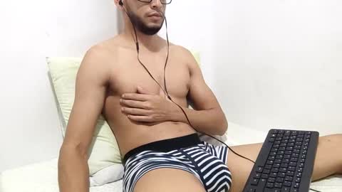 Torres online show from October 2025 04:55:01 AM