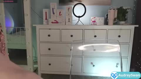 Mary online show from March 2026 07:49:02 PM