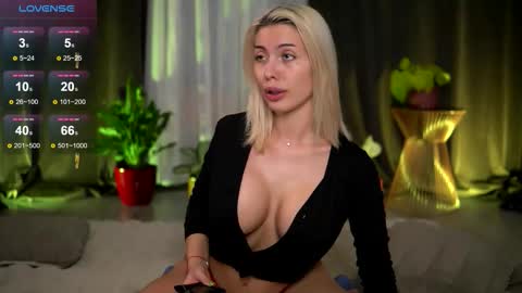 Isabella online show from March 2026 10:10:02 AM