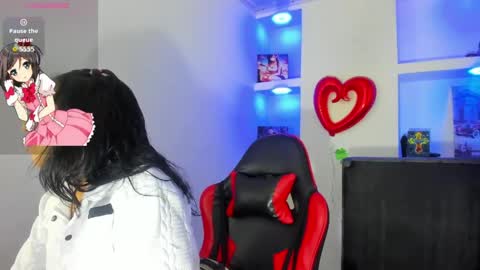 Snapshot of aurablueelove chatting on April 2026 03:32:02 AM Aura Bluee Love online show from April 2026 03:32:02 AM