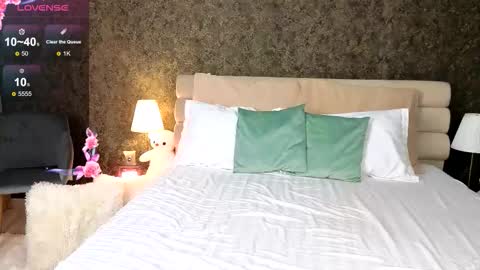 Aura online show from March 2026 06:57:01 PM