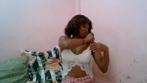 Snapshot of aurelia107 chatting on June 2026 09:52:02 PM aurelia107 online show from June 2026 09:52:02 PM