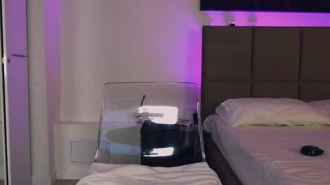 Snapshot of aurora_cherry chatting on December 2025 01:09:02 PM Aurora online show from December 2025 01:09:02 PM