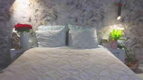 Snapshot of aurora_golden chatting on March 2026 01:23:01 AM Kate online show from March 2026 01:23:01 AM