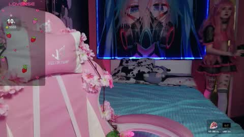 Snapshot of aurora_radiance chatting on September 2025 08:04:01 AM Serena online show from September 2025 08:04:01 AM