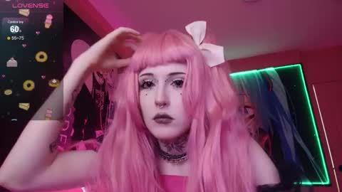 Snapshot of aurora_radiance chatting on October 2025 08:17:01 AM Serena online show from October 2025 08:17:01 AM