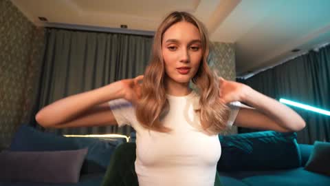 Aurora online show from January 2025 06:16:01 AM