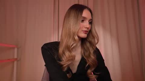 Aurora online show from December 2025 07:03:02 AM