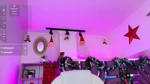 Aurora online show from December 2024 03:13:02 PM