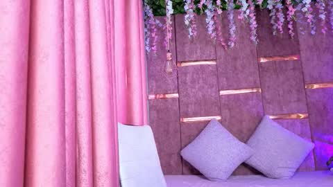 Snapshot of auroralanee chatting on December 2025 08:17:01 PM aurora online show from December 2025 08:17:01 PM