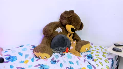 INSTAGRAM AURORA MCRY online show from February 2025 05:49:02 AM