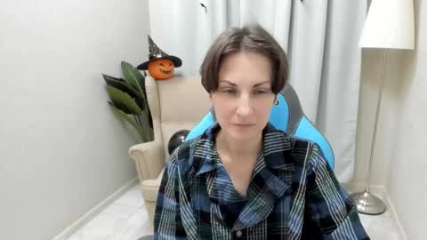 Aurora online show from October 2025 03:49:01 PM