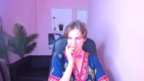 Aurora online show from October 2025 06:09:01 PM