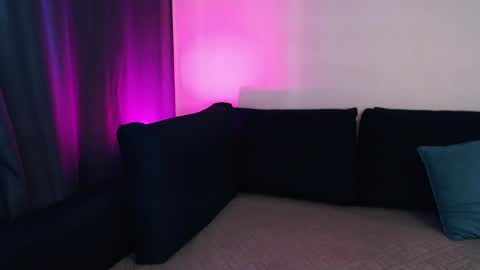 Snapshot of auroraunique chatting on April 2026 07:57:01 AM Aurora online show from April 2026 07:57:01 AM