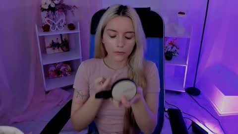 Snapshot of aurorawrenfield chatting on September 2025 04:17:01 AM aurorawrenfield online show from September 2025 04:17:01 AM