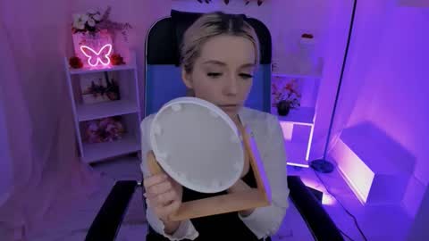 Snapshot of aurorawrenfield chatting on October 2025 04:54:01 AM aurorawrenfield online show from October 2025 04:54:01 AM