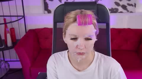 aurorawrenfield online show from February 2026 04:33:02 AM