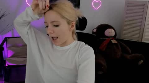 Snapshot of aurorawrenfield chatting on March 2026 10:10:01 AM aurorawrenfield online show from March 2026 10:10:01 AM