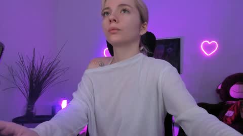 Snapshot of aurorawrenfield chatting on April 2026 01:39:01 AM aurorawrenfield online show from April 2026 01:39:01 AM