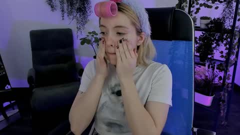 Snapshot of aurorawrenfield chatting on April 2026 02:22:02 AM aurorawrenfield online show from April 2026 02:22:02 AM