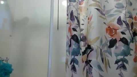 Snapshot of aussielovingxxx chatting on January 2025 08:41:01 AM Milf4u online show from January 2025 08:41:01 AM