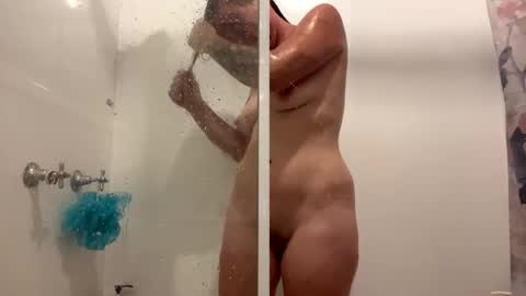 Snapshot of aussielovingxxx chatting on January 2025 09:35:01 AM Milf4u online show from January 2025 09:35:01 AM